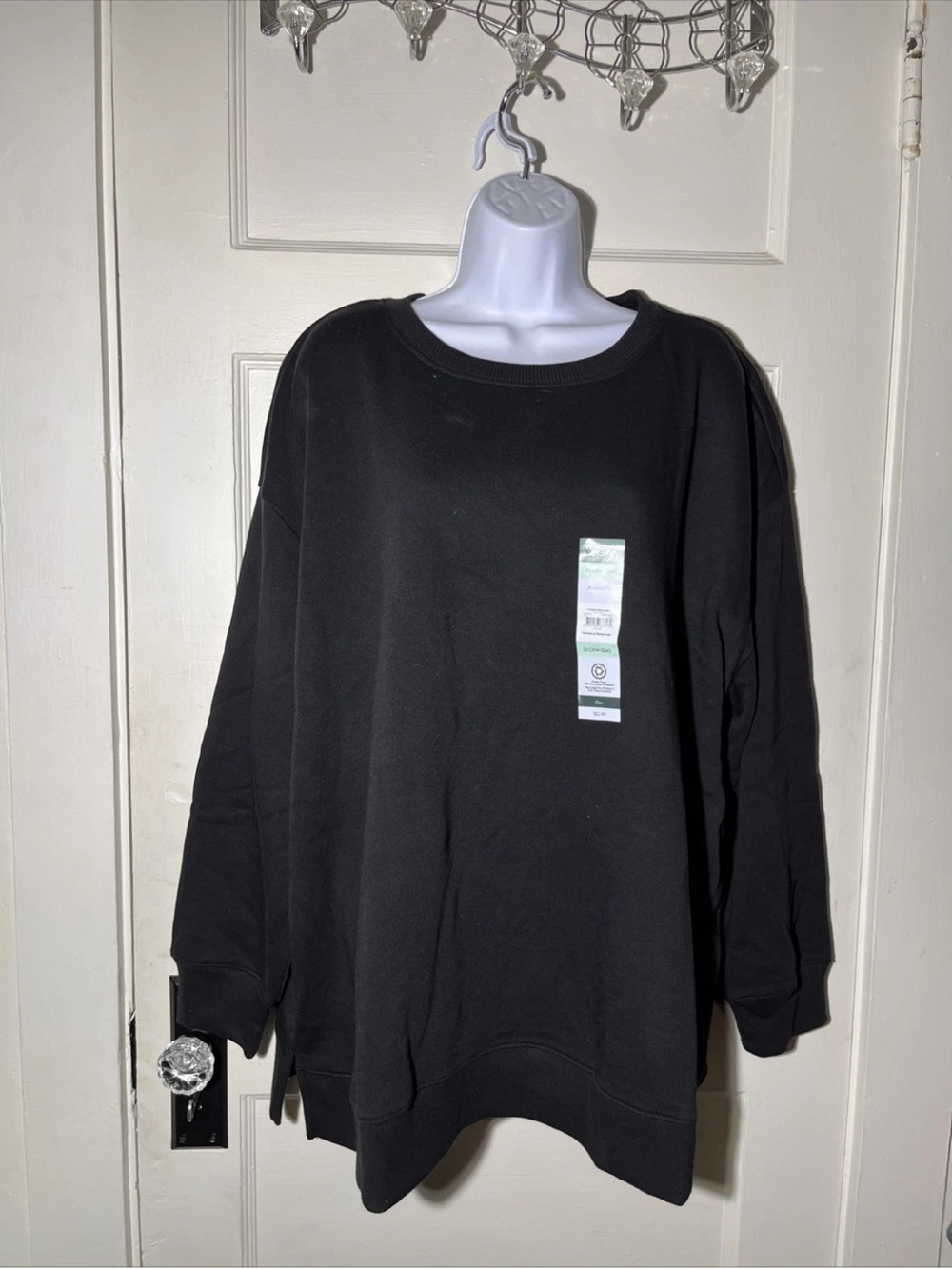 Terra & Sky Women's Plus Size Fleece Sweatshirt, Black Size 2X(20W-22W)